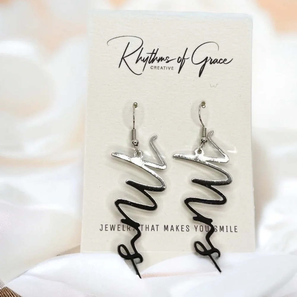Sparkle with Silver: Stunning 'MRS' Dangle Earrings for the Chic Bride! NWT
